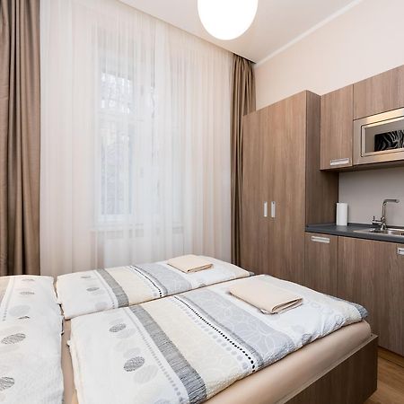 Manesova Astra Apartment Prága Kültér fotó