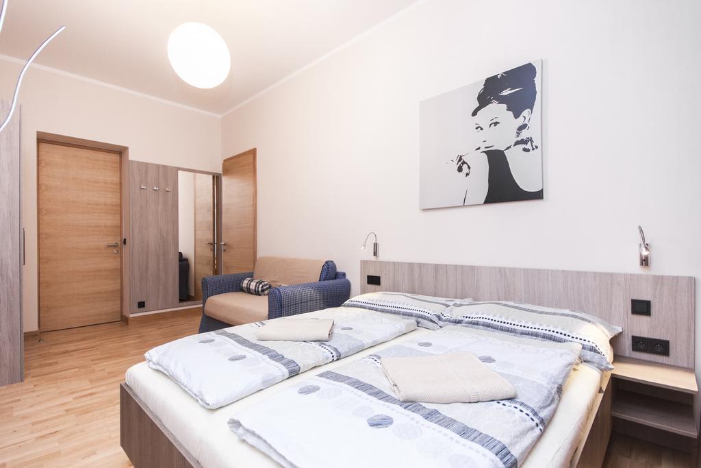 Manesova Astra Apartment Prága Szoba fotó