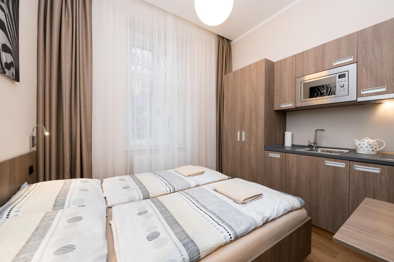Manesova Astra Apartment Prága Kültér fotó